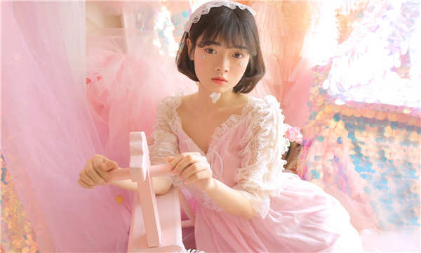 宜君供卵试管代怀生子多少钱？这一直是很多不孕不育家庭关注的话题。在中国，不孕不育的发生率越来越高，根据《中国不孕不育现状调研报告》显示，育龄夫妇的不孕不育率从20年前的3%增长至现在的12.5%-18.2%，患者人数高达6000万以上。在这样的背景下，许多家庭通过供卵试管来实现自己的生育梦想。那么，供卵试管代怀生子的费用到底是多少呢？